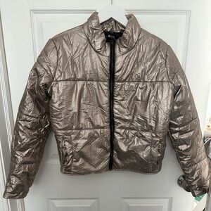 David Lerner Cropped Silver Metallic Puffer Jacket Sz Medium in Good Condition